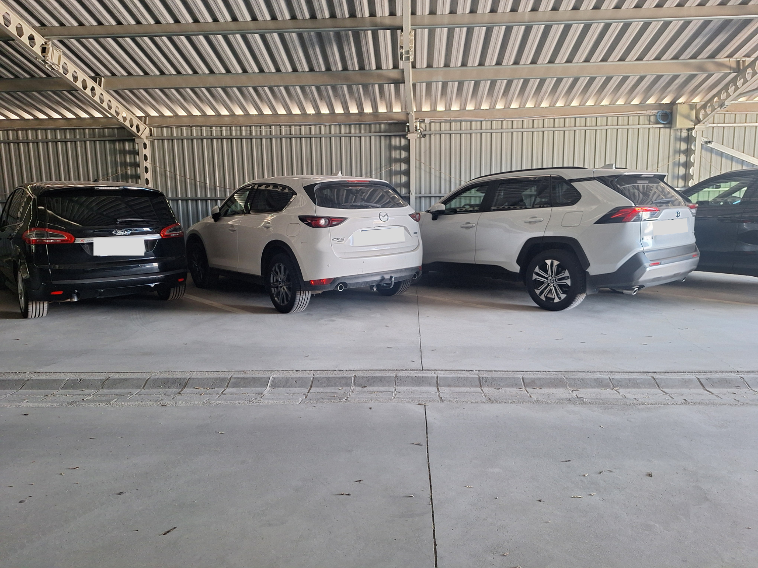 repuloteri-fedett-parkolo-comfort-parkolo-vecses-4